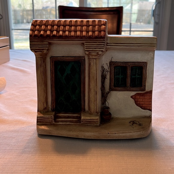 Ceramic hanging craft wall decor pieces showcases a charming cottage style. - Picture 5 of 7